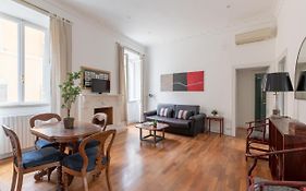 Iflat Elegant Apartment In 18Th Century Palace